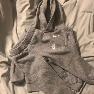 3T Nike sweatpants and sweatshirt